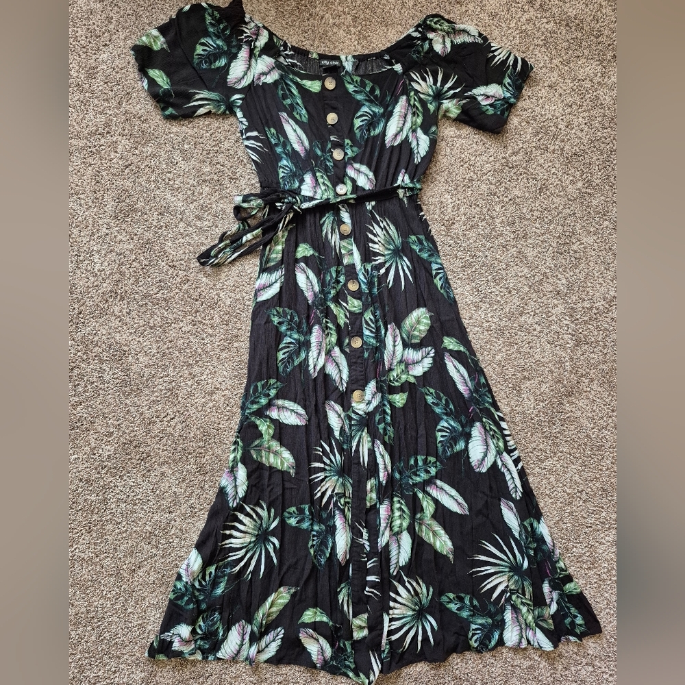 City Chic Black Leaf Print Maxi Dress